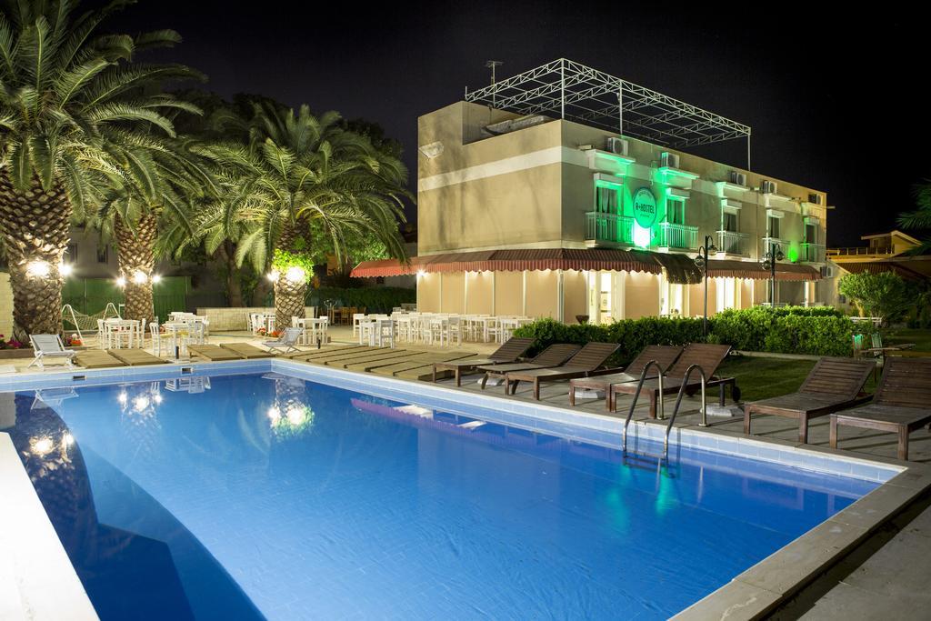 R+ Hotel By Rooms Çeşme Exterior photo
