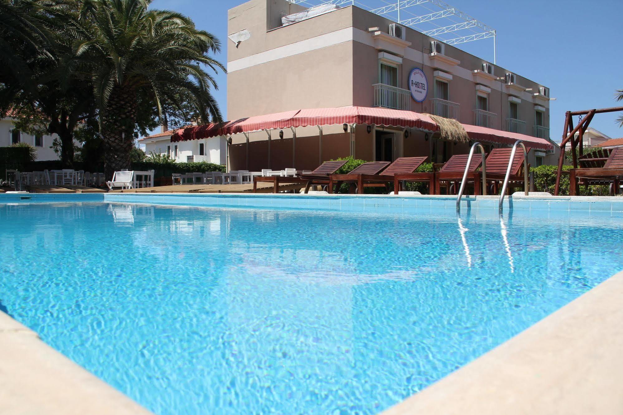R+ Hotel By Rooms Çeşme Exterior photo